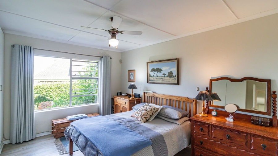 3 Bedroom Property for Sale in Sunrise On Sea Eastern Cape
